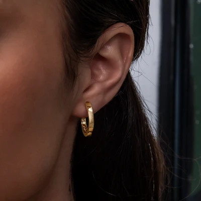 Polished Round Hoop Earrings in Yellow Gold | GLD