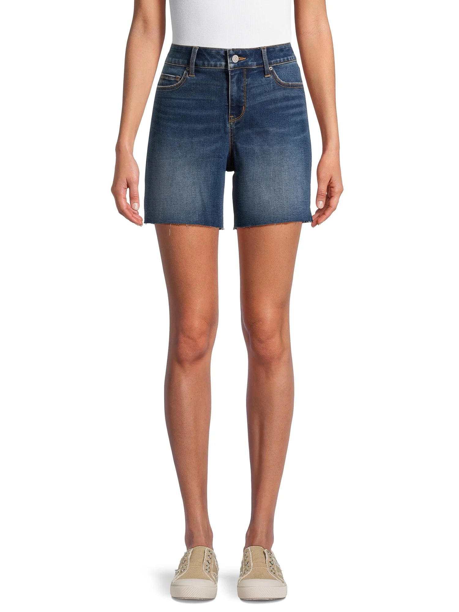 Time and Tru Women's Mid-Rise Raw Hem Denim Shorts, 6” Inseam, Sizes 4-18 | Walmart (US)
