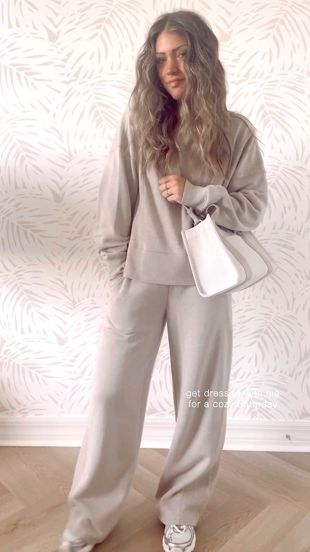 Size XS both. Sooooo comfy cozy for Christmas break / winter / travel / work from home / SAHM life / postpartum & last min gift idea for her  🫶🏻