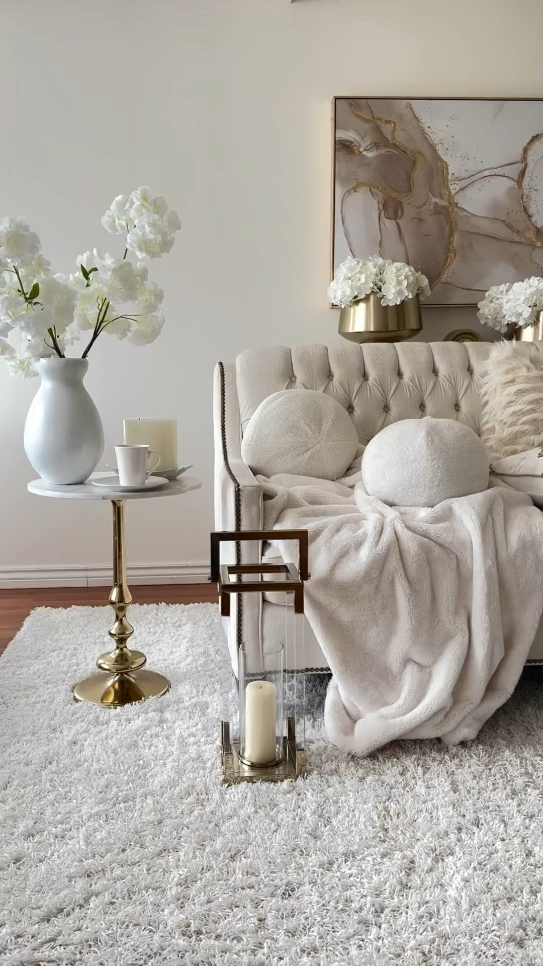 Home decor pieces.