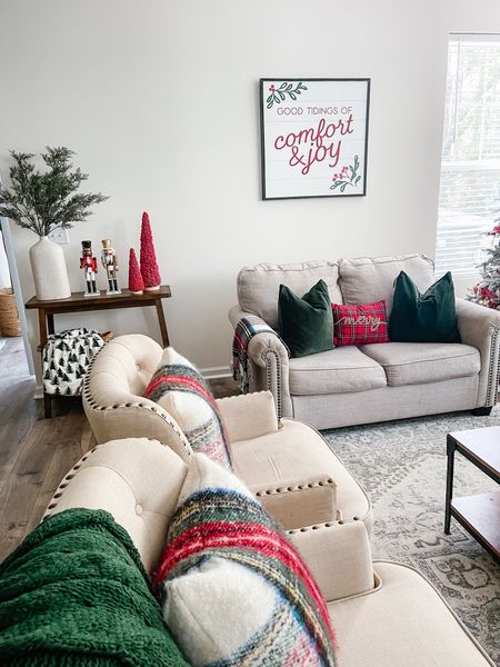 Cozy Christmas family room 🎄🎅🏽

#LTKhome #LTKSeasonal #LTKHoliday