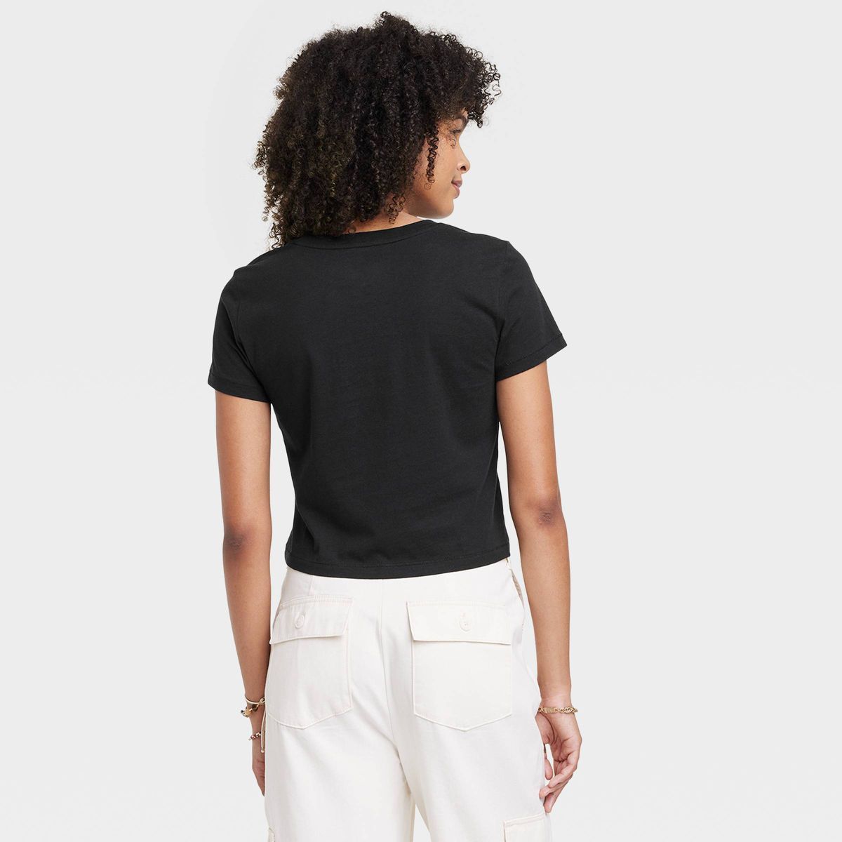 Women's Shrunken Short Sleeve T-Shirt - Universal Thread™ Black S | Target