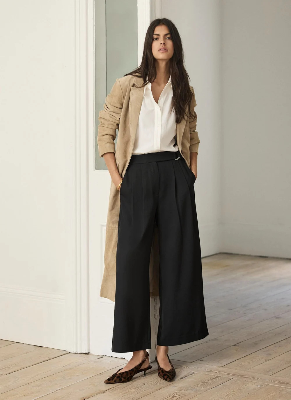 Black Cropped Wide Leg Tailored Trousers | Mint Velvet