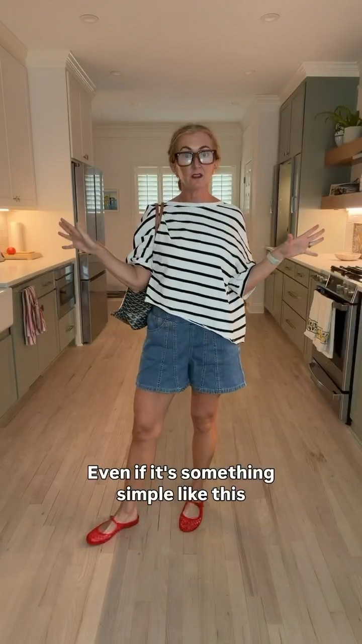 When the house is chaos and the weight of the world feels a little heavy... sometimes getting dressed helps me rage just a little less. 

Oh, did I mention WE'RE MOVING?! 

And apparently I also need to remember that I can ask for help.

All links are commissionable.
https://urlgeni.us/amzn/IVPUP8

#LTKootd #LTKdayinmylife #LTKOver40