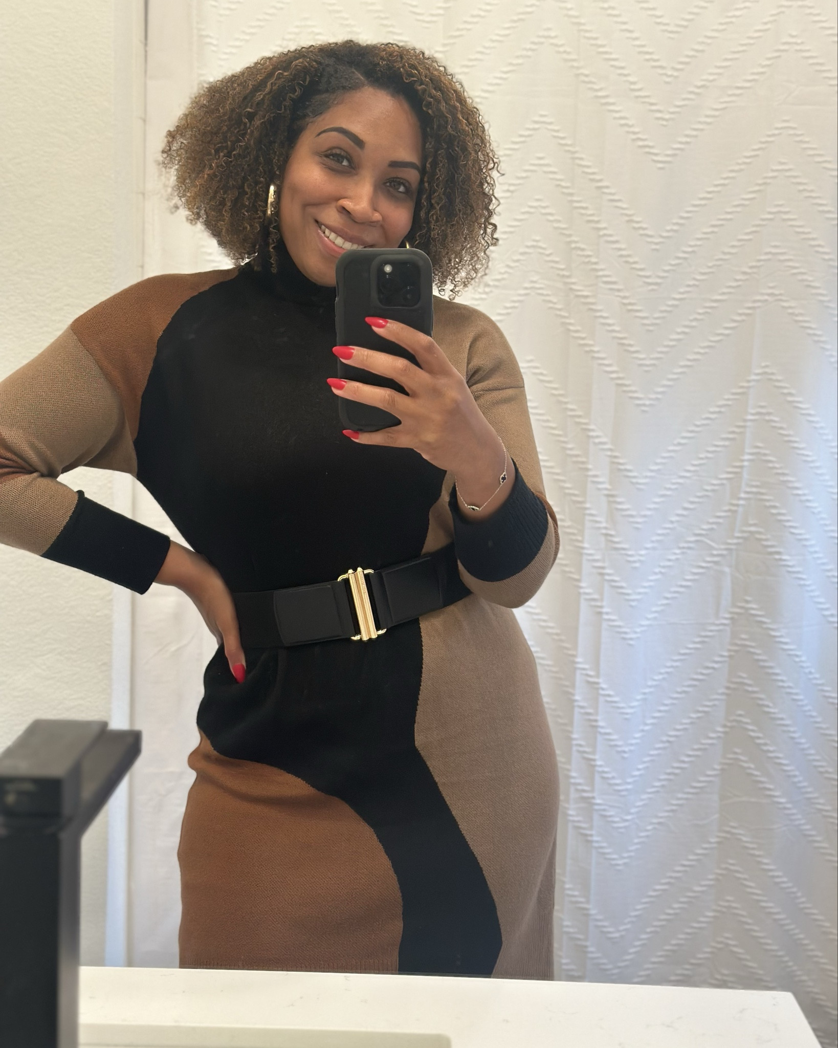 Happy Sunday! 
It’s officially boot and sweater weather season in Houston! 🙌🏽

Sweater dress: @annklein
Belt: @michaelkors
Boots: @forever21
*similar styles linked

Hashtags:
#fallstyle #falloutfits #outfitinspiration #styleinspo #ootd #lotd #whatiwore #sweaterdress #sweaterweather #sweater #boots #boot #trending

#LTKSeasonal #LTKootd