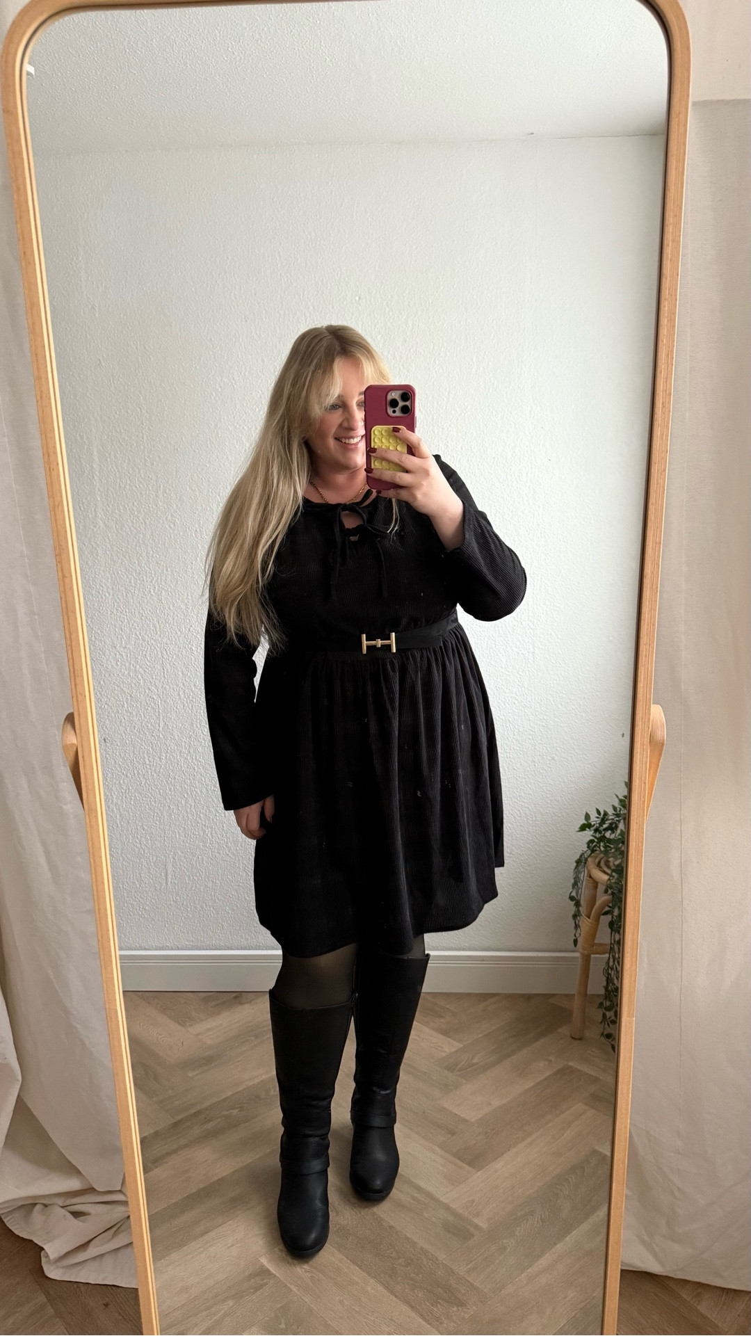 Winter Outfit ❤️

#plussize #cord #stiefel #weitschaftstiefel 

#LTKkleider #LTKplussize #LTKwinter