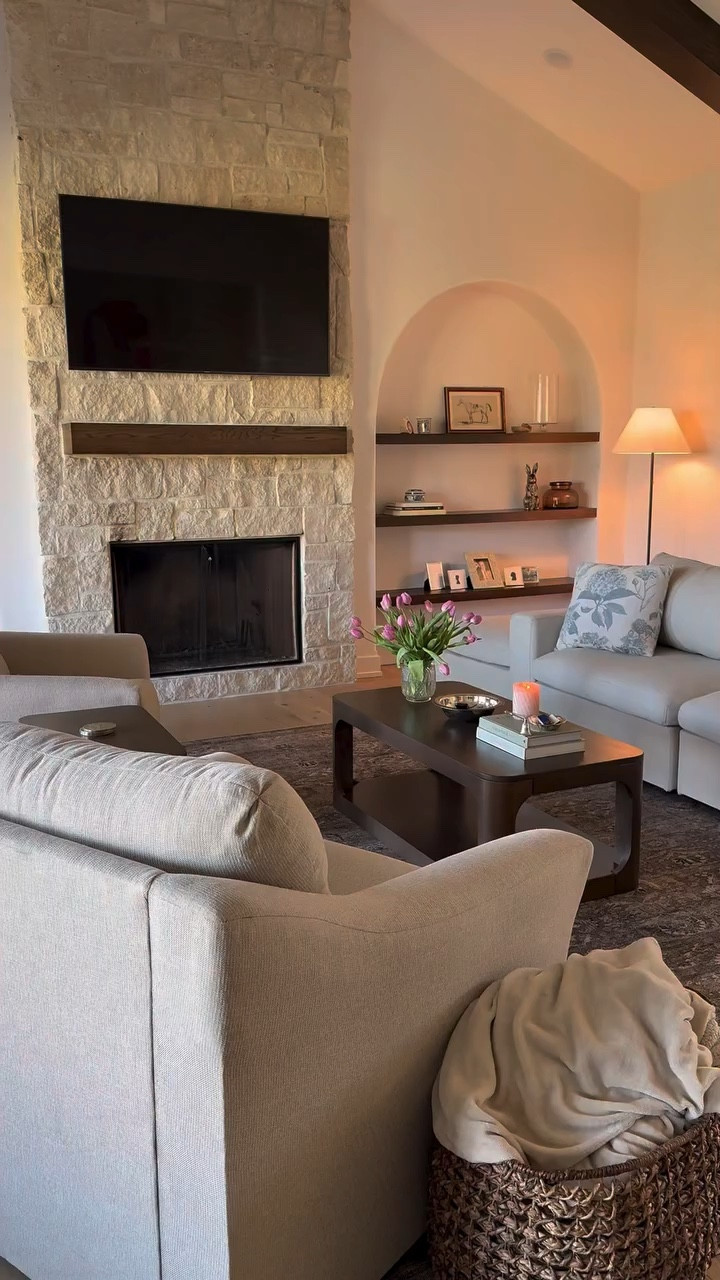 We upgraded our living room a bit and loving how cozy it is! Still waiting on another end table to complete 🤎

#livingroom #livingroominspiration #homedecorideas