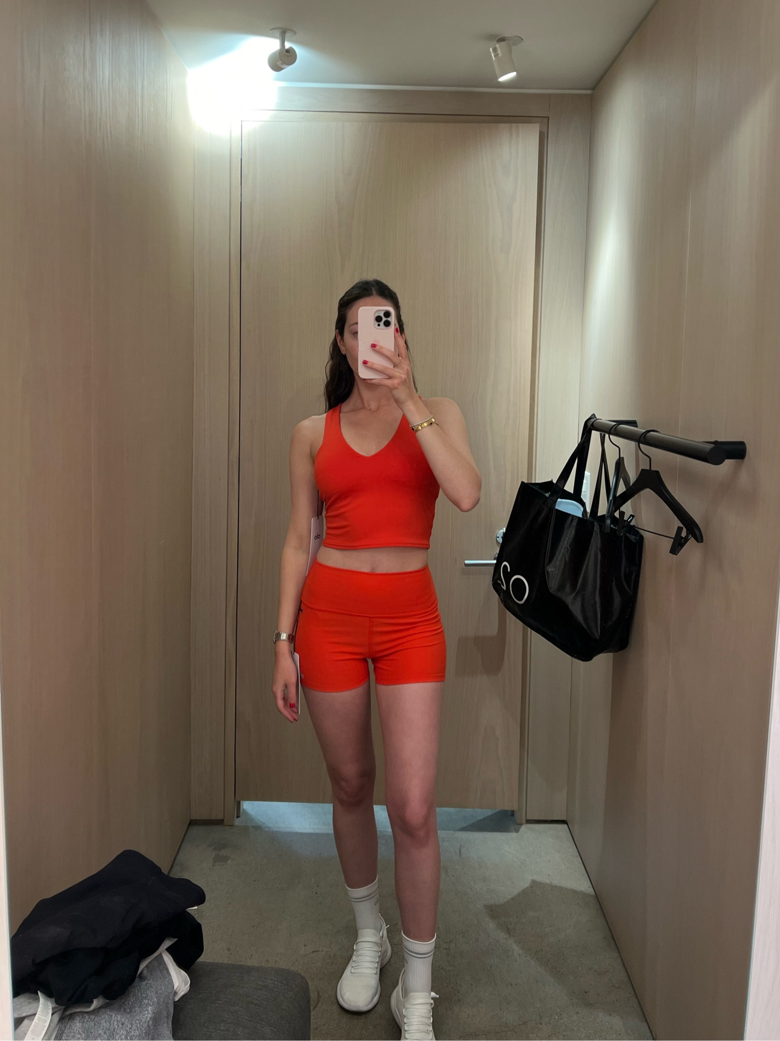 Love this alo set for summer!!

Workout tank, biker shorts, white sneakers, summer outfit 

#LTKActive #LTKFitness #LTKFindsUnder100