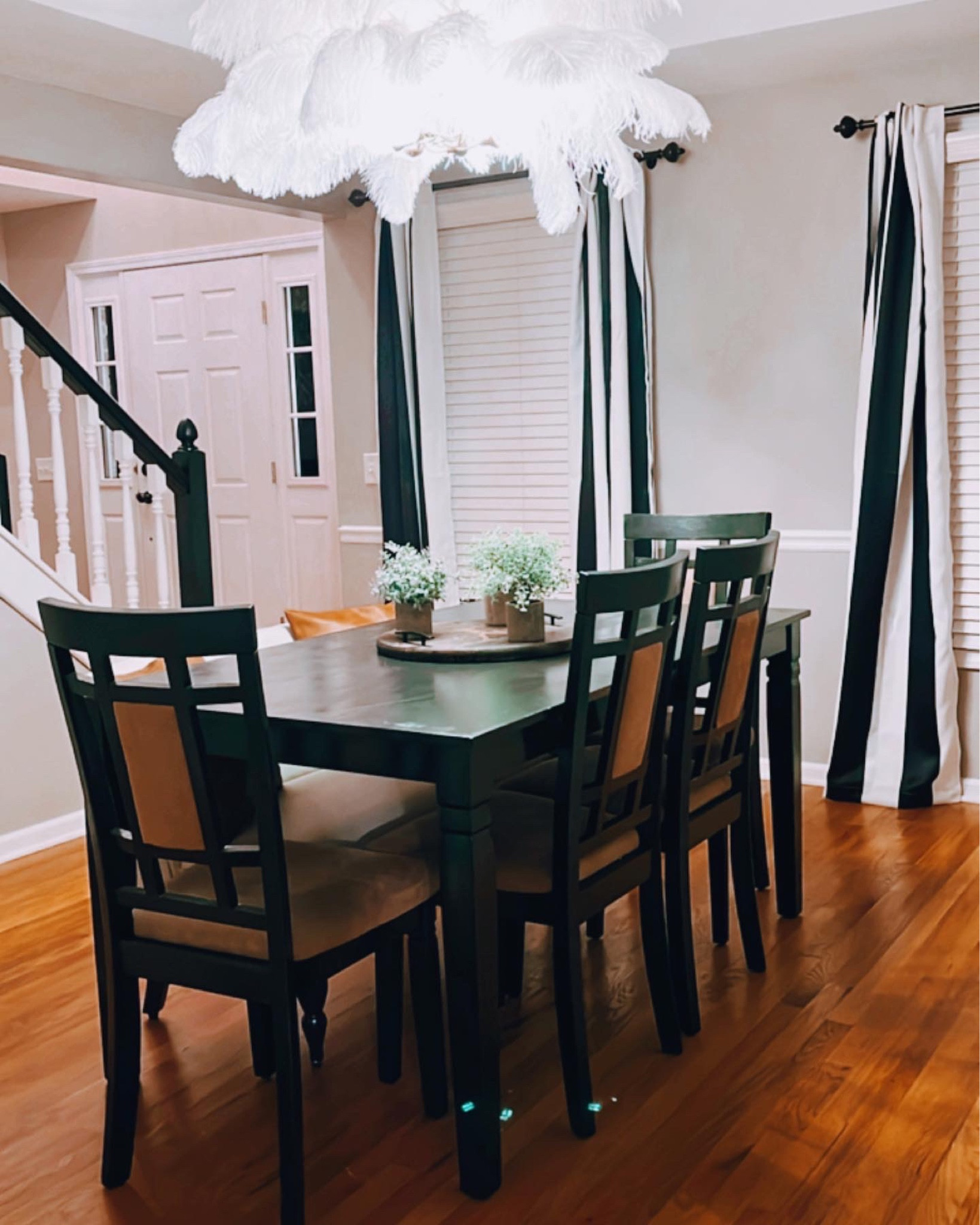 shake yo TAILFEATHER for this light 

#LTKhome