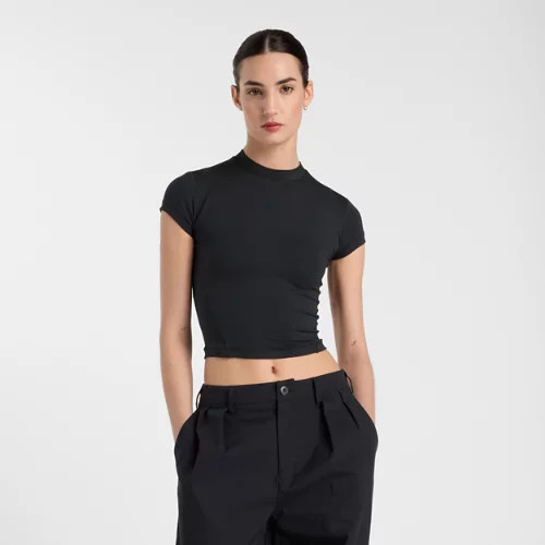 New Balance Women's NB Define Fitted T-Shirt - Black (Size L) | New Balance Athletics, Inc.