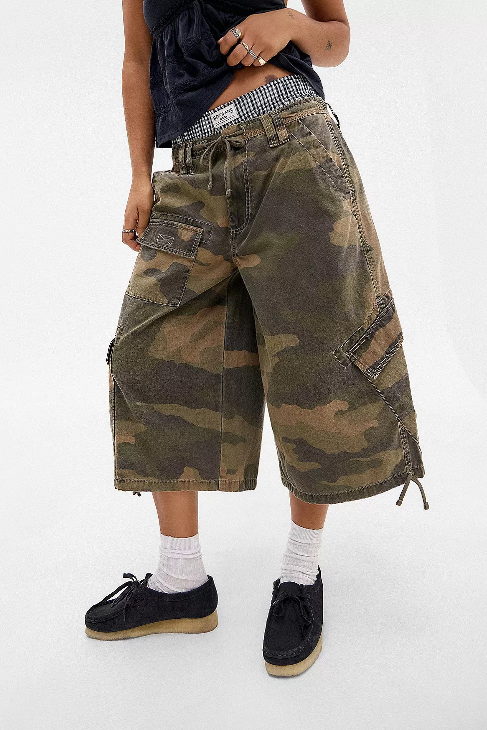 BDG Detroit Baggy Crop Trousers | Urban Outfitters UK