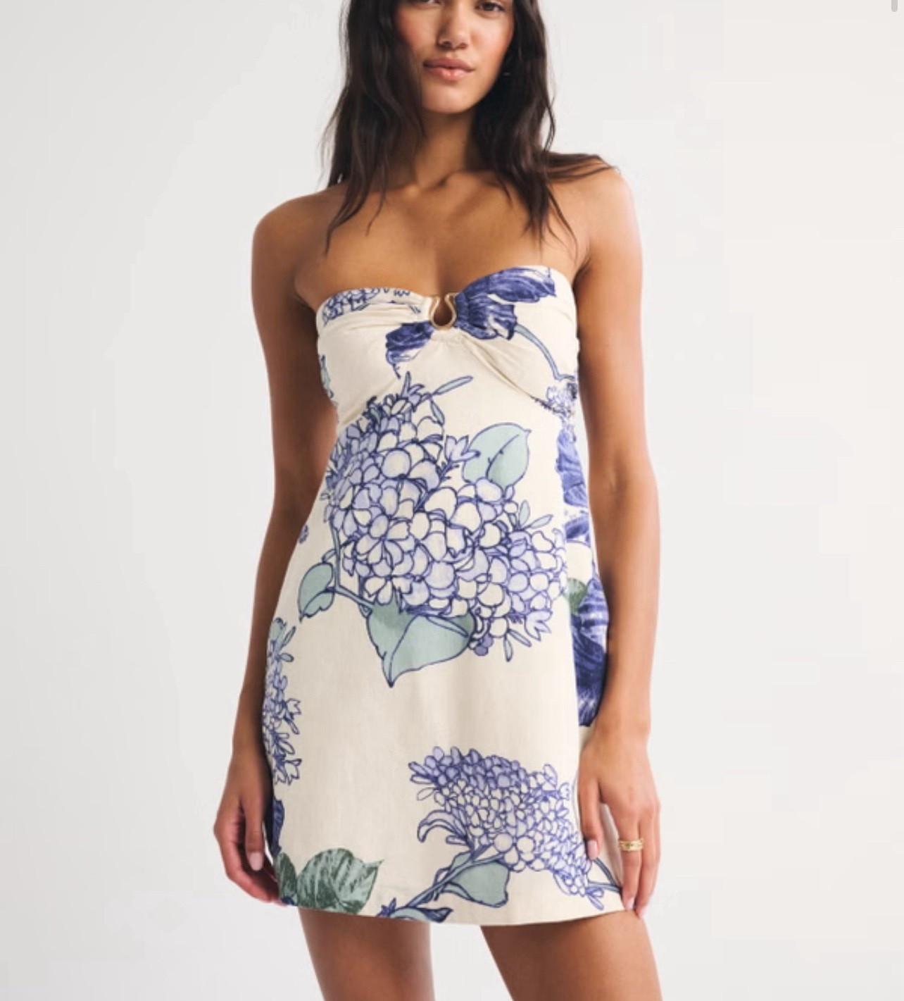 Abercrombie Spring find. 
A&F Bra-Free Scarlett Strapless Linen-Blend Skort.  Comes in 4 colors.