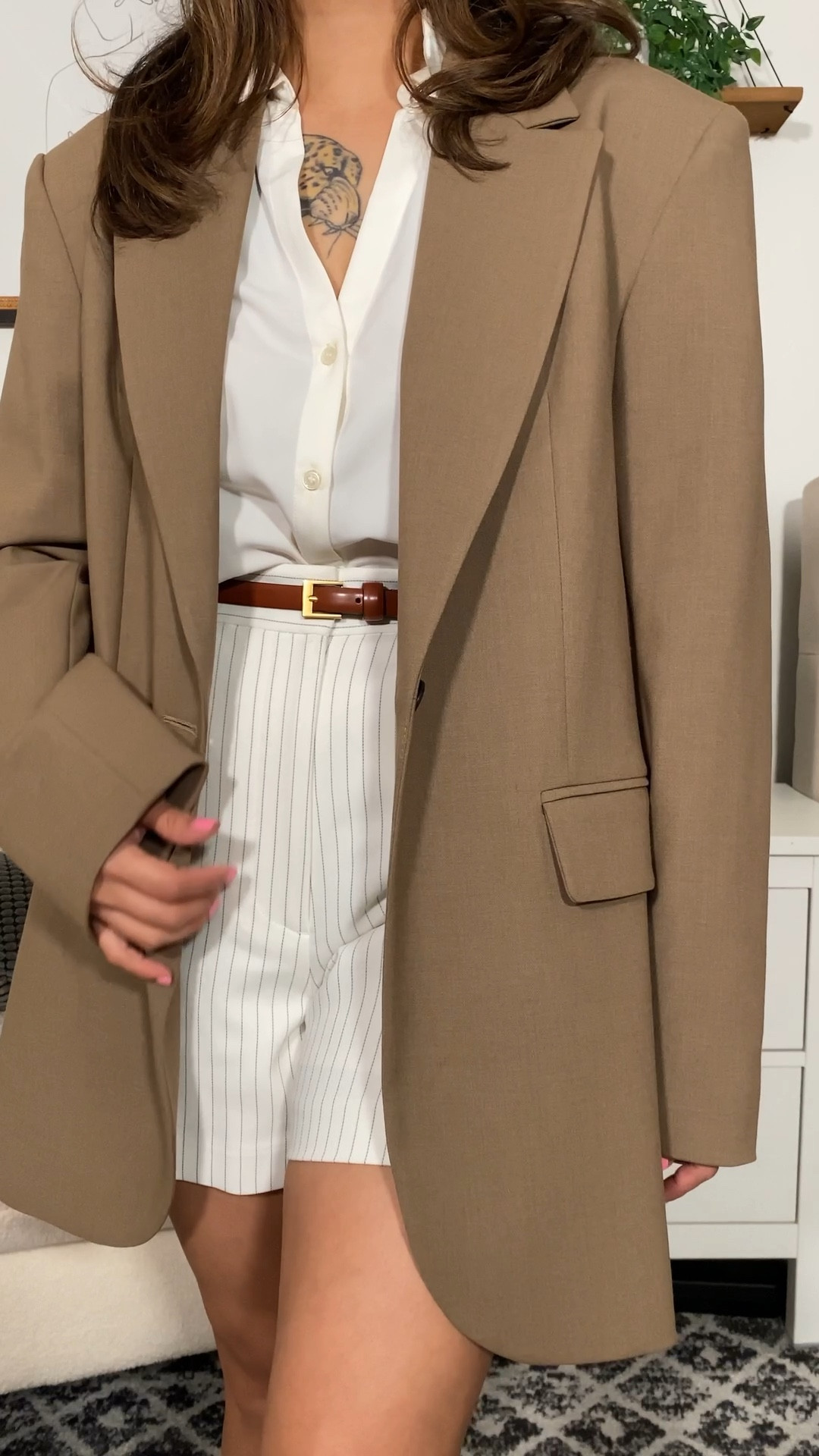 Classic Spring Outfit ✨
Shorts wearing size US 6,
Blouse size M
Blazer is old from Zara
Flat sandals are Hermes, linked an alternative 

#LTKworkwear #LTKstyletip