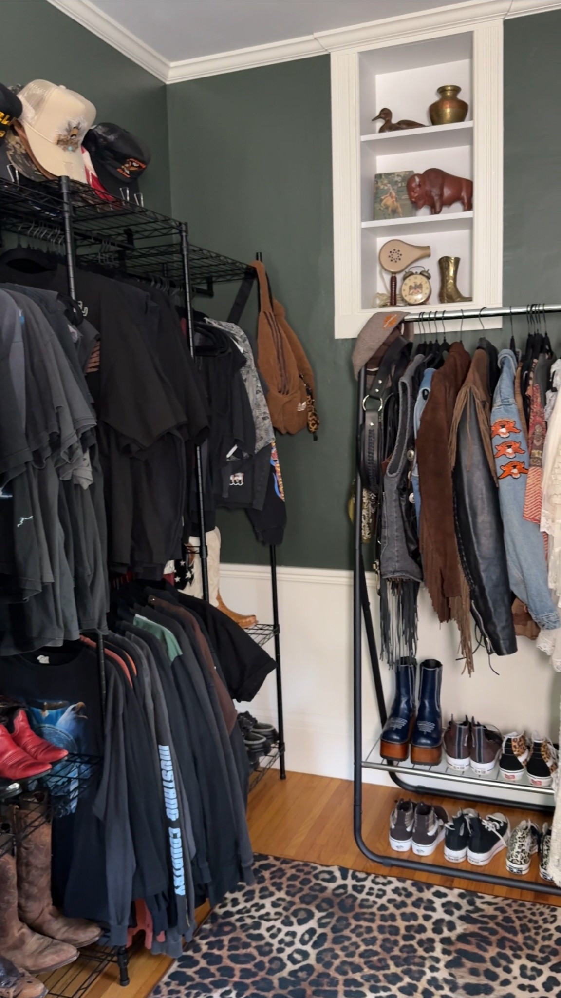 Large wardrobe rack! Soooo goood, I got so much stuff in it! 🖤

#LTKHome