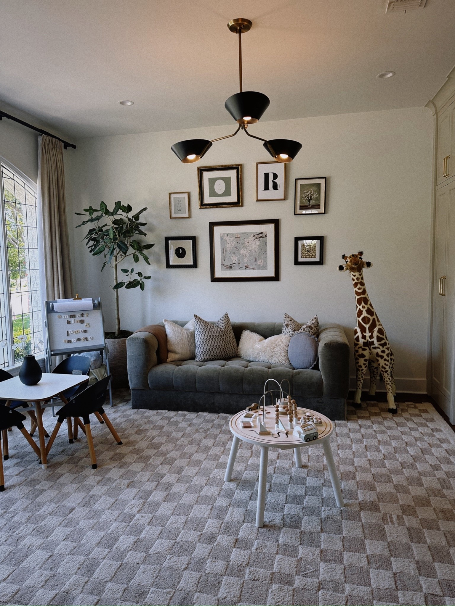 PLAYROOM✨ this was oddly satisfying after being overstimulated with the 100 toys on the ground - we love a good reset!



#LTKWatchNow #LTKKids #LTKFamily