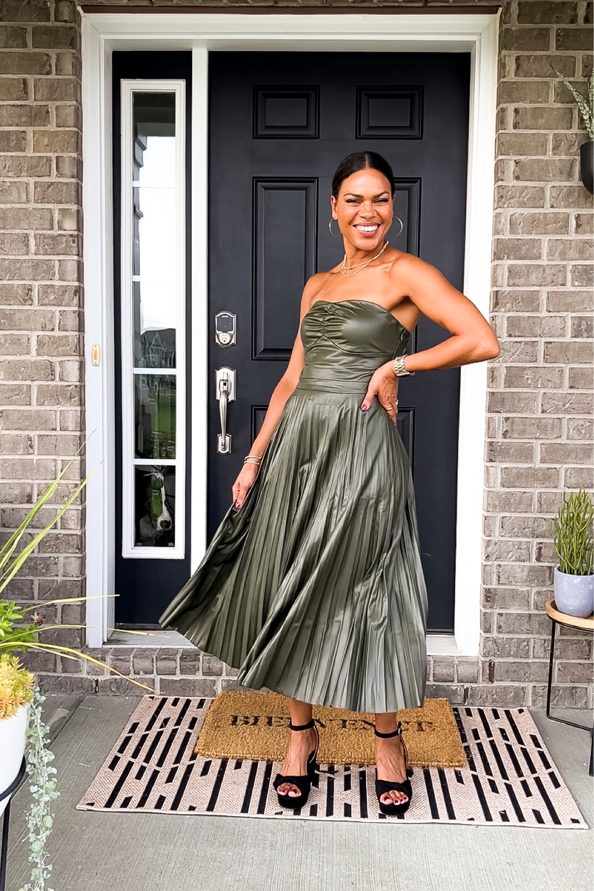 Y’all It’s still fake fall here in Ohio but here’s how to wear platforms this season since you’ll be seeing them everywhere. These are just a few looks I put together - Everything’s from @walmart and their latest fall drop! Head to stories and LTK for more:)    
#Walmart #WalmartFashion #WalmartPartner @walmartfashion    
   
#liketkit    


#LTKunder50 #LTKunder100 #LTKSeasonal