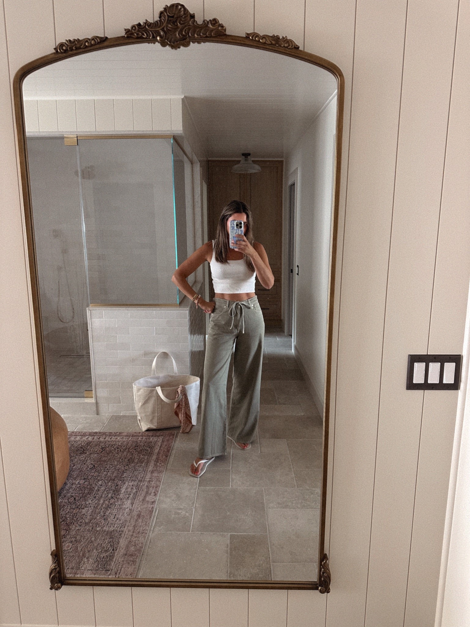 These pants are easy breezy. Such a cute transitional item for fall 

#LTKSeasonal #LTKxMadewell #LTKStyleTip