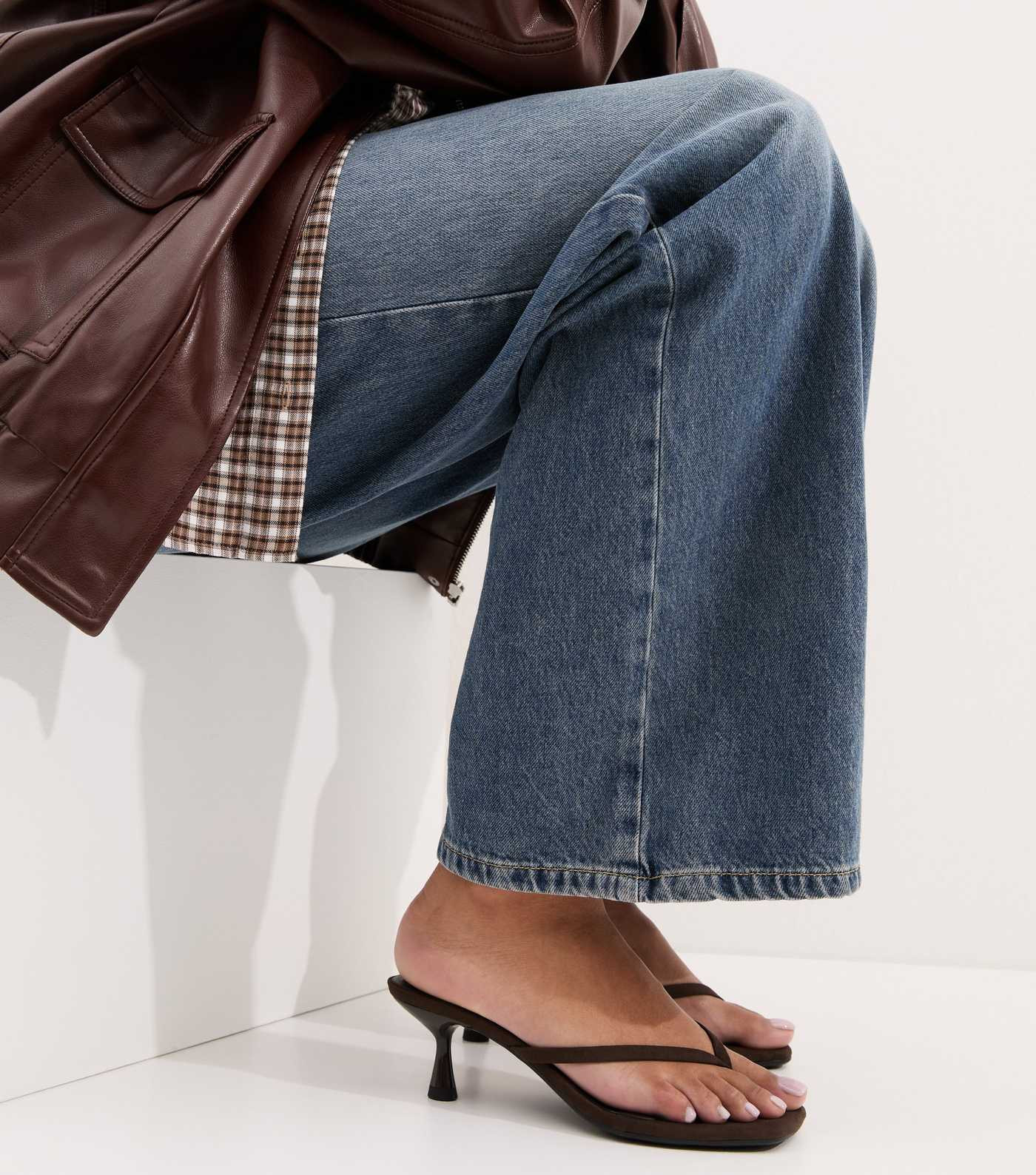 Dark Brown Faux Suede Toe Post Mule Sandals | New Look | New Look (UK)