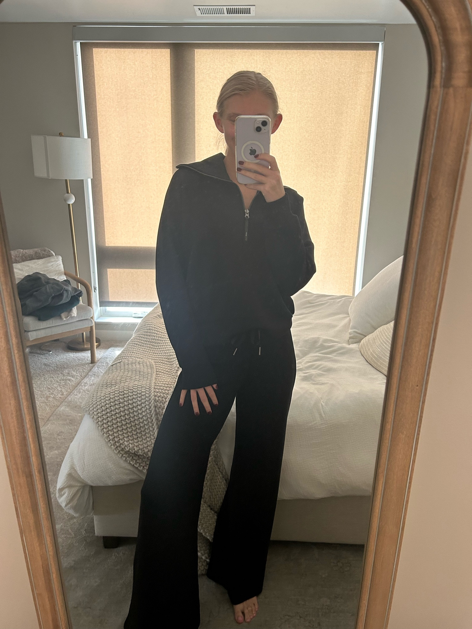 @spanx has the best comfy clothes!! Wearing a small in the top and xs in the pants 