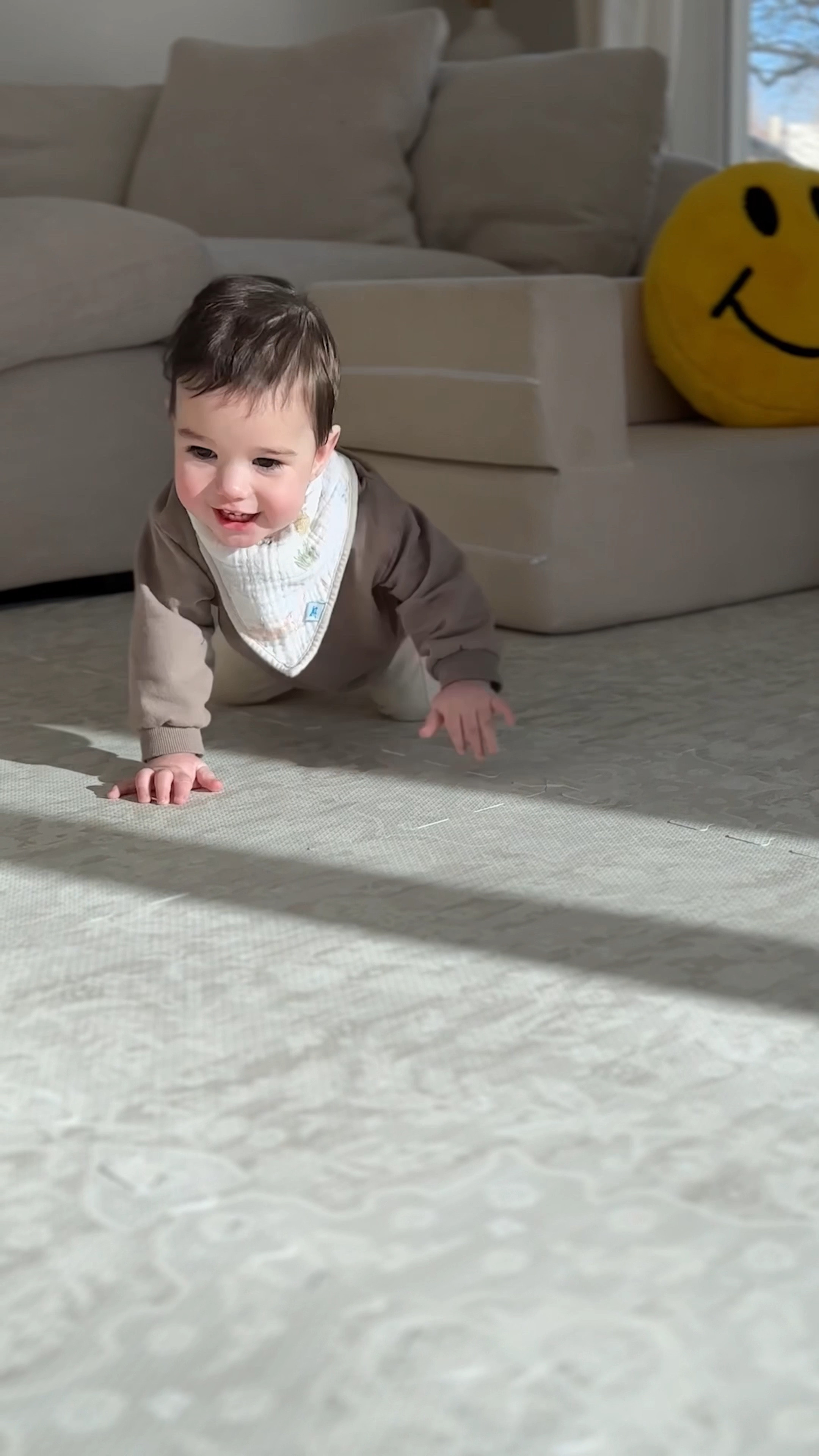 There's nothing like a play mat that lets me relax while my little one explores and plays-without sacrificing my home's look! 🤎
Anyone else obsessed with brands that find that perfect balance between practical and pretty?
#MomLife #DecorLovers #HouseOfNoa 

#LTKFamily #LTKKids #LTKBaby