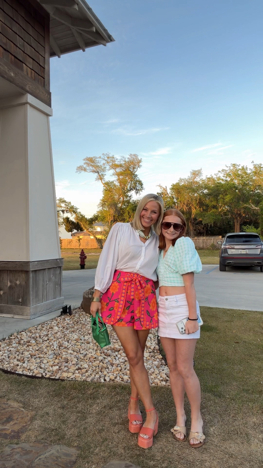 Dinner fit! My top is target, size small, purse is sprinkled with pink use code Bobbi10, shorts are vici size small and shoes are Vici too! use code Bobbisave30 