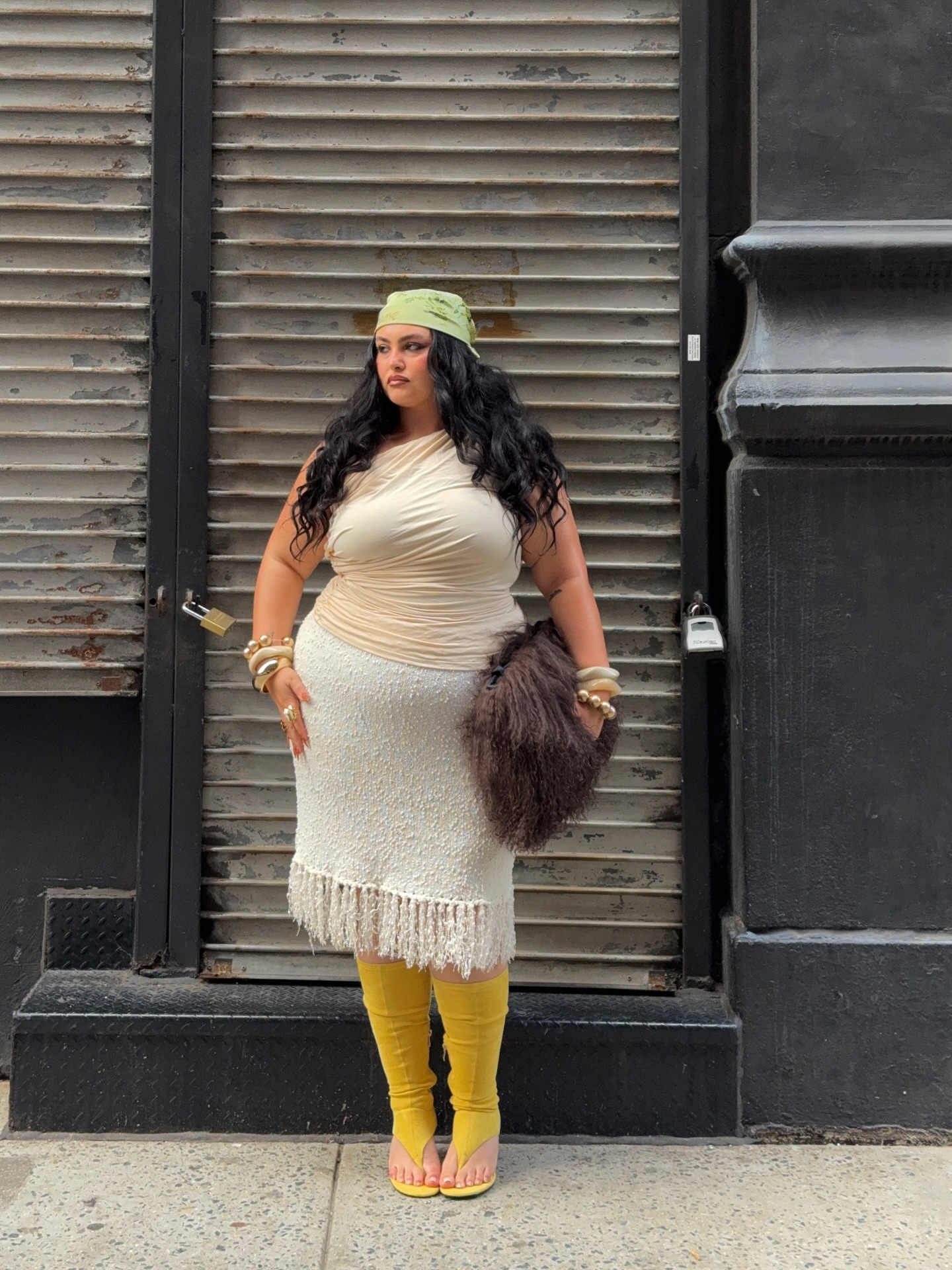 somewhere in NYC 

#nyfw #curvyoutfit #streetwear #fashionweek #fallfashion #falloutfit

@eloquii 
@shopakira 
@amazonfashion

#LTKStyleTip #LTKPlusSize #LTKNYFW