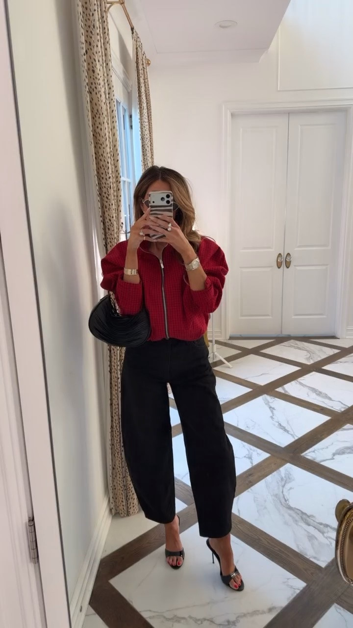 I wear this jacket on repeat at home & you’ll see I have in both colors! The entire outfit is Zara and so affordable. XS in jacket and size 4 in the jeans  

Zara fashion, Zara finds, Fall outfits women, Fall fashion hauls, Zara haul, Business casual outfits, Workwear, Date night outfits, Gemme Beauty, Emily Gemma