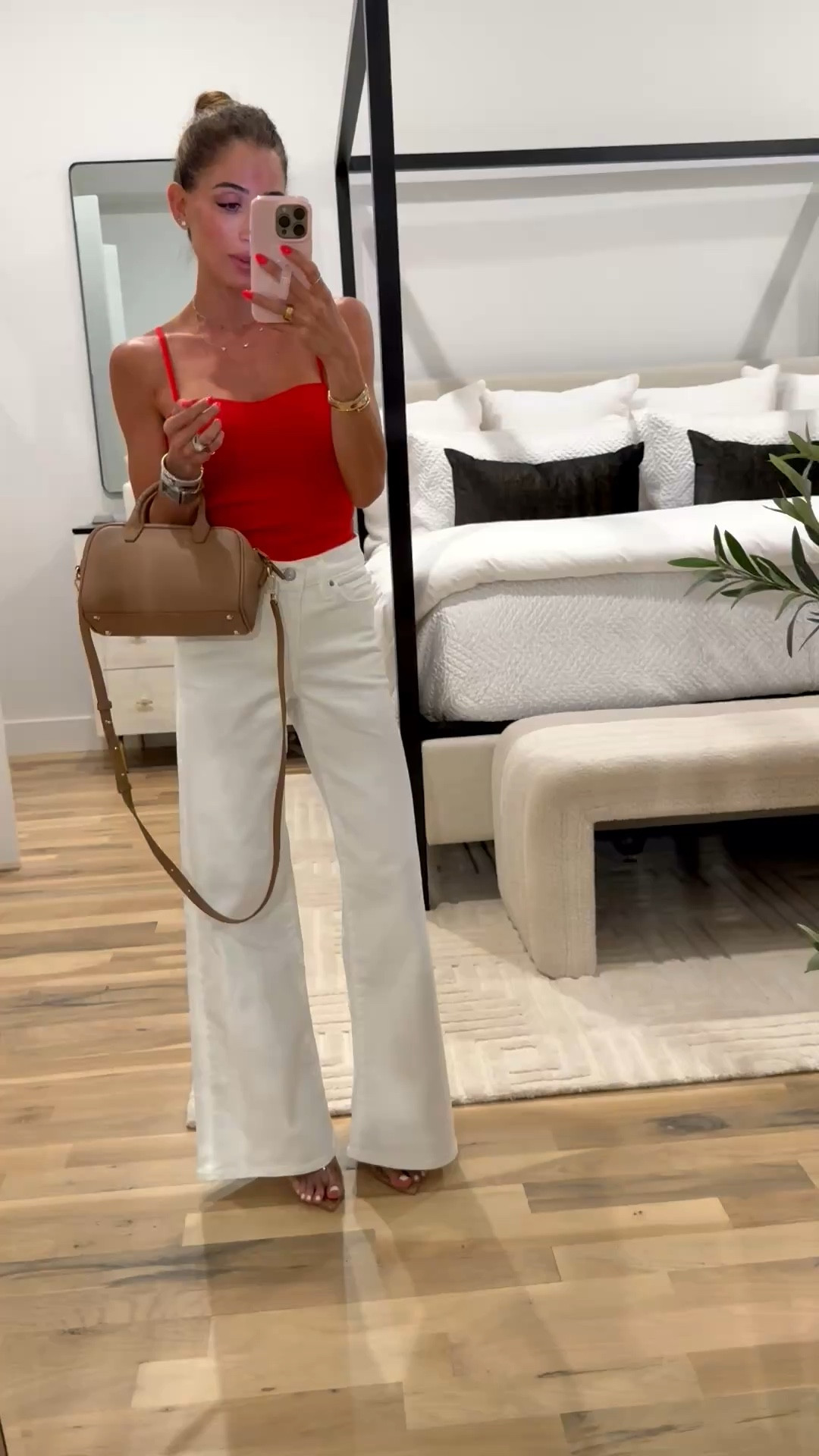 White Levi’s jeans petite friendly smallest size wide leg Jean spring outfit 

#LTKootd #LTKPetite #LTKSaleAlert