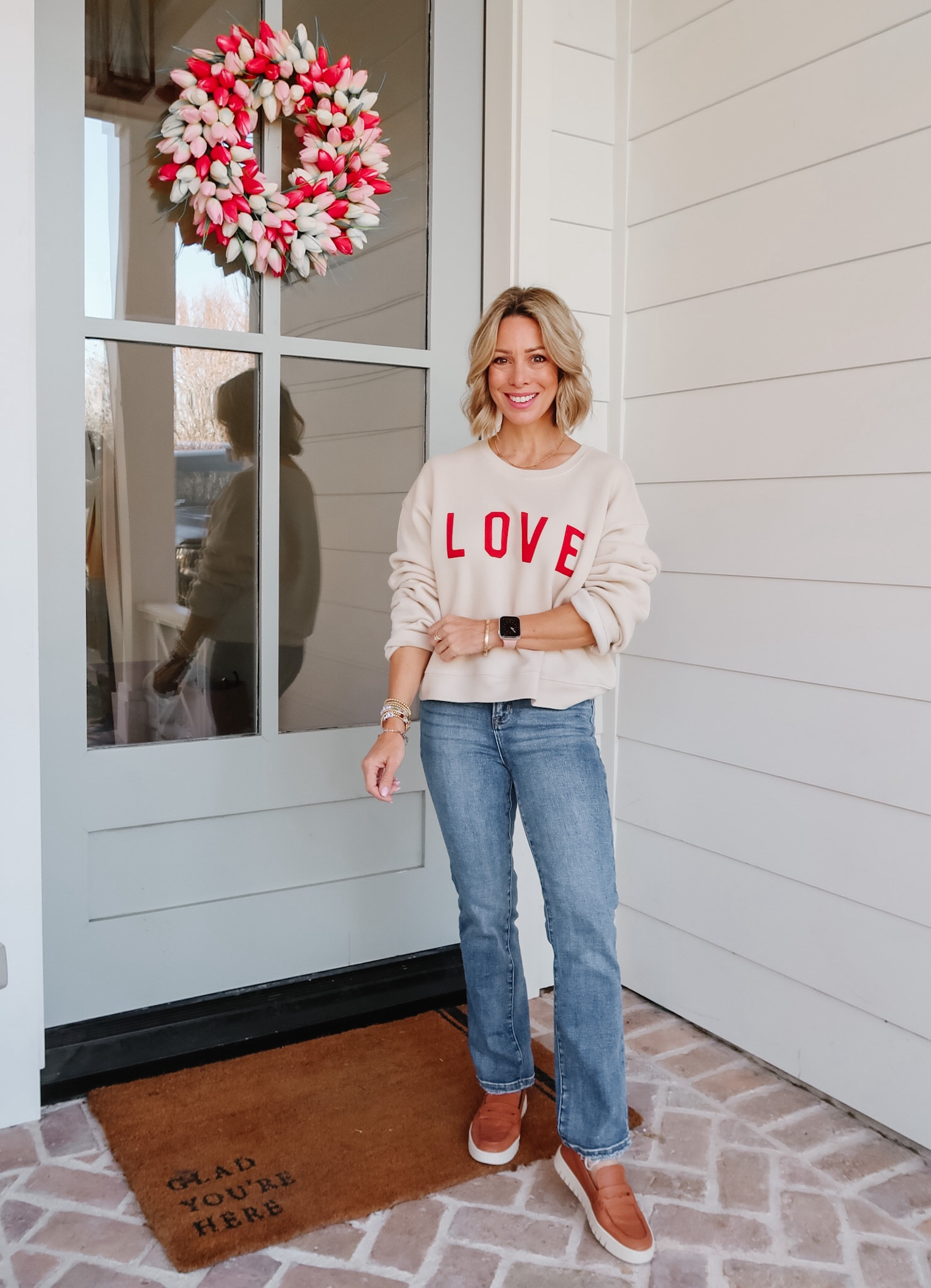 Love Sweatshirt, Risen Jeans, Loafers, and Tulip wreath


#LTKfindsunder100 #LTKshoecrush #LTKstyletip