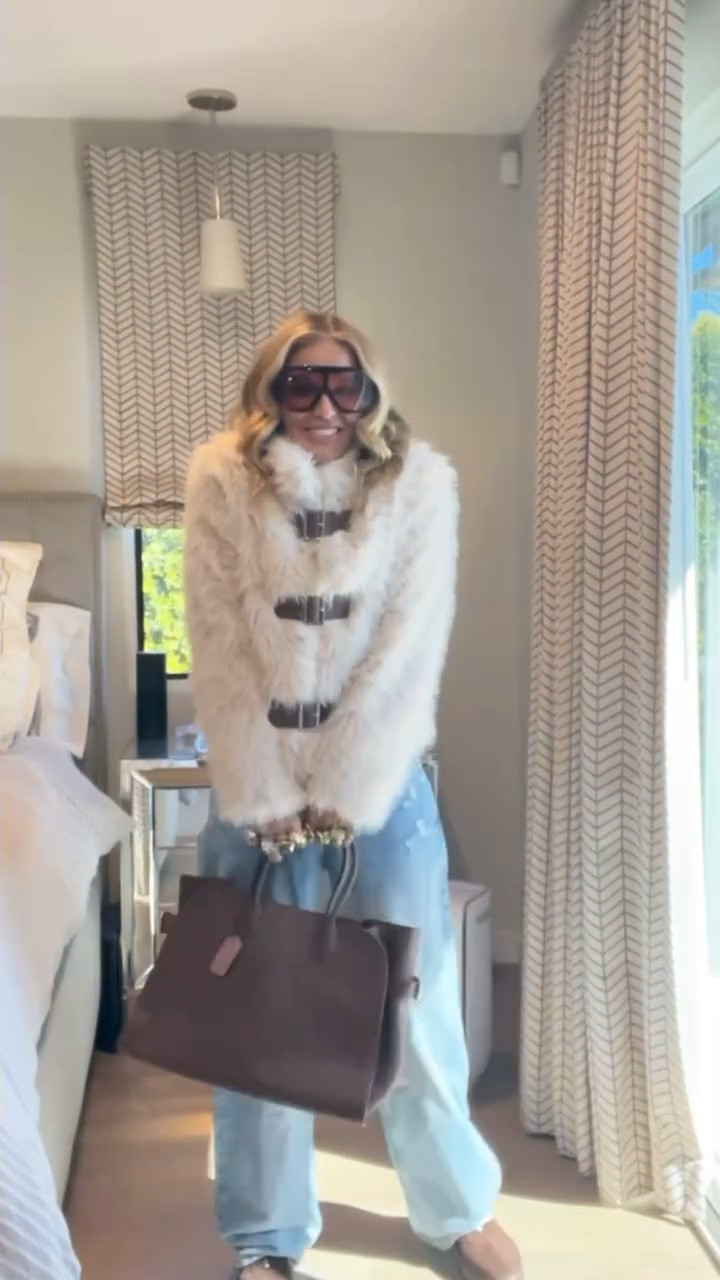 There’s no better feeling than getting your hair done, doing your makeup and putting on a cute outfit 🩵

#LTKFindsUnder50 #LTKItBag #LTKStyleTip