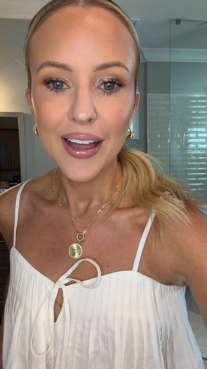 Back-to-school season is here! 🤍 Sharing the links to my outfit, jewelry, and everything I'm wearing in case you're shopping too. (Sis Kiss Code: NICOLE15)