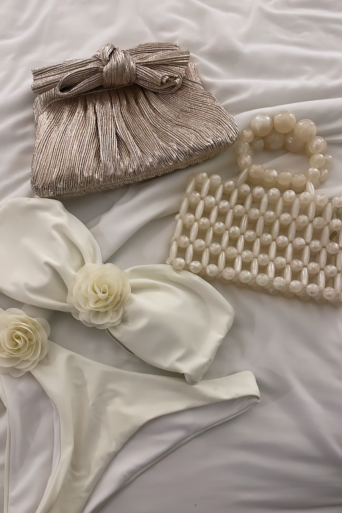 Bachelorette wknd must haves! Rent these bags on RentTheRunway using my link - https://rtr.app.link/e/nrwKsVZF1Ab or purchase!

The bikini is from Sporlike, wasn’t able to link, but only $30!

Linked below 👯‍♀️🍾👙💍👰🏻‍♀️

#bachelorette #bridal #bride #cultgaia #loefflerrandall 