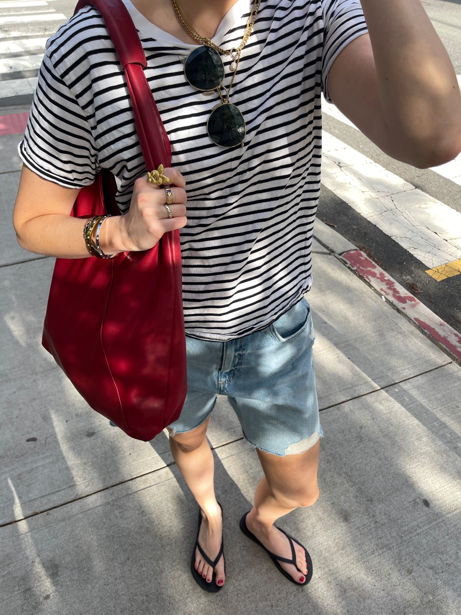 casual outfit!

tee: old h&m but linked something super similar
jean shorts: 28
bag: thrifted but linked a similar one

#LTKSeasonal #LTKSummerEdit #LTKStyleTip