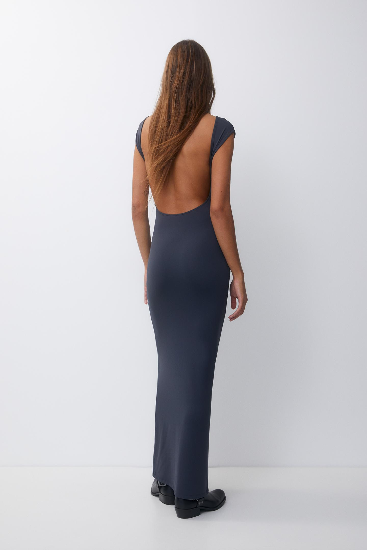Long dress with open back | PULL and BEAR UK