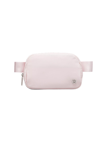 Everywhere Belt Bag 1L | Unisex Bags,Purses,Wallets | lululemon | lululemon (CA)