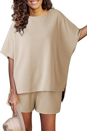 Fixmatti Women's 2 Piece Outfits Sweatsuit Batwing Sleeve Crewneck Pullover Shirt Matching Shorts... | Amazon (US)