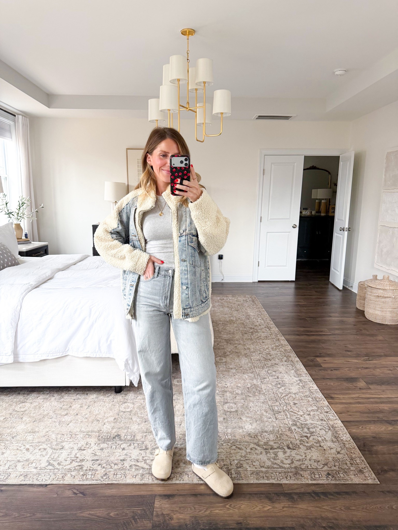 Elevated comfy OOTD - jeans fit TTS and wearing a 4 in top 