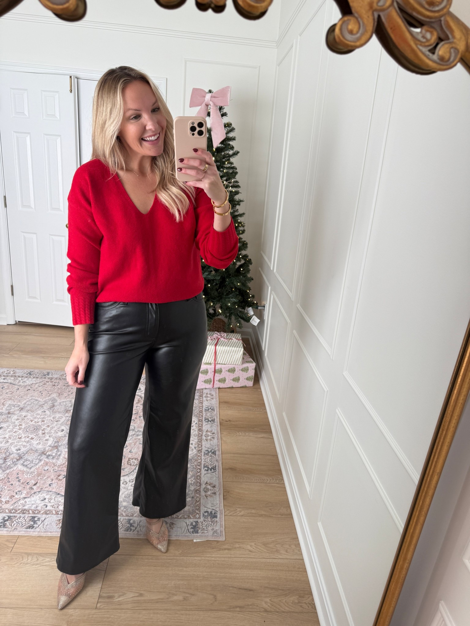 Holiday outfit! Medium sweater size 10 in pants!

#LTKFindsUnder50 #LTKSeasonal #LTKHoliday