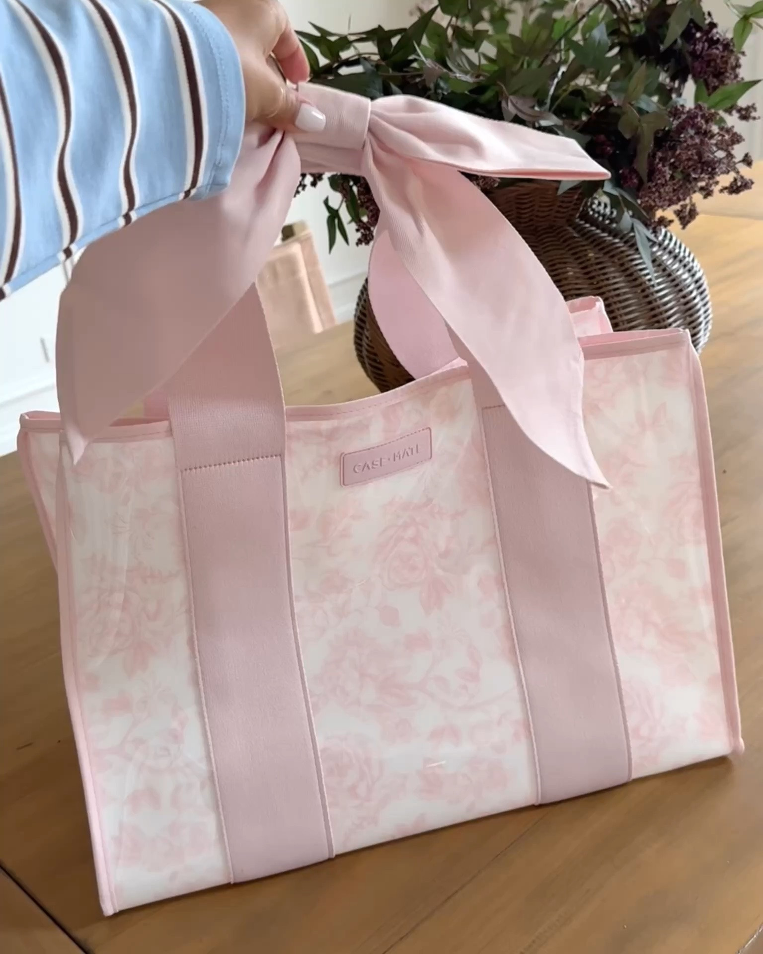 CaseMate sent over this gorgeous jelly style tote bag with bow strap! Love it! Perfect for the beach, pool, traveling, the gym, or running errands. Adorable!! Comes in so many colors too 😍 #sponsored @casemate case mate, casemate bag, tote bag

#LTKmomlife #LTKdayinmylife #LTKootd