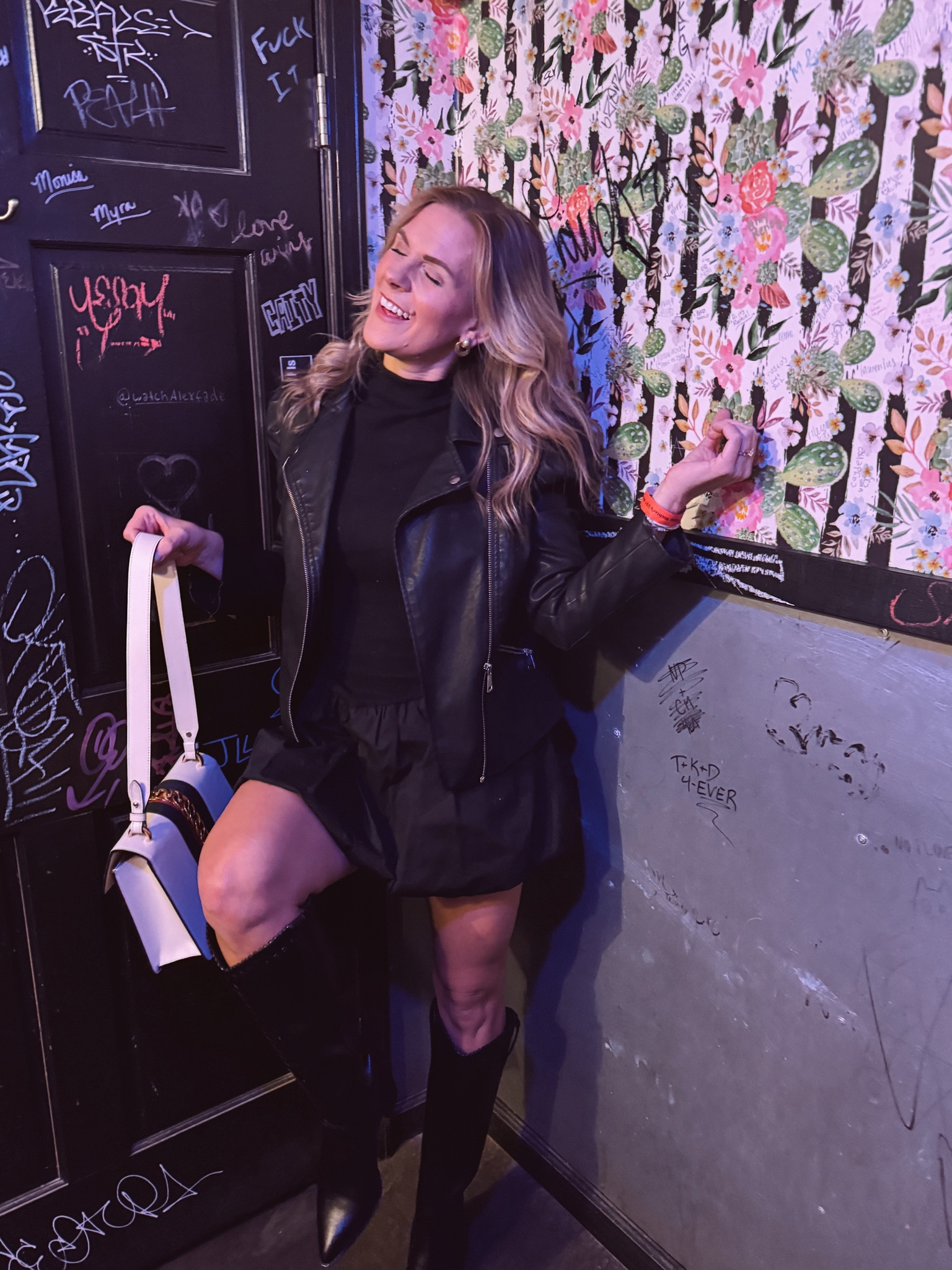 Bathroom pics on NYE 

#LTKStyleTip #LTKParties #LTKFindsUnder100