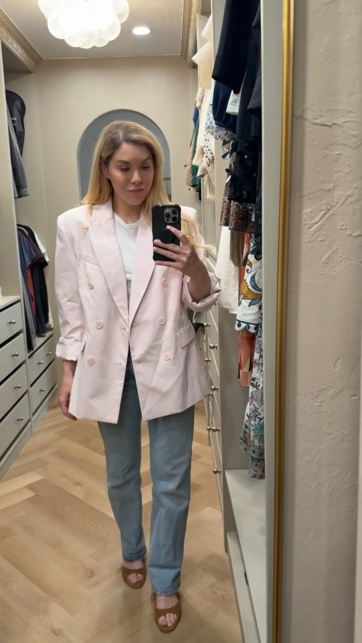 Can you believe this blazer is from Target?!? 


#LTKSeasonal #LTKootd #LTKgrwm