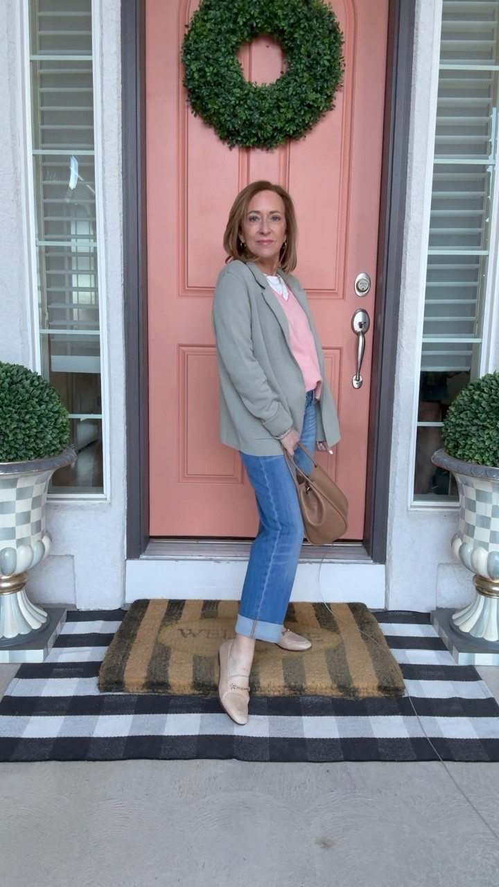 A little closet refresh always feels like a reset 🤍!

I’ve been reaching for easy, comfortable pieces that still feel pulled together, that I can truly live in. Thought I’d share a few favorites I’m loving right now.



#LTKootd #LTKPetite #LTKOver40