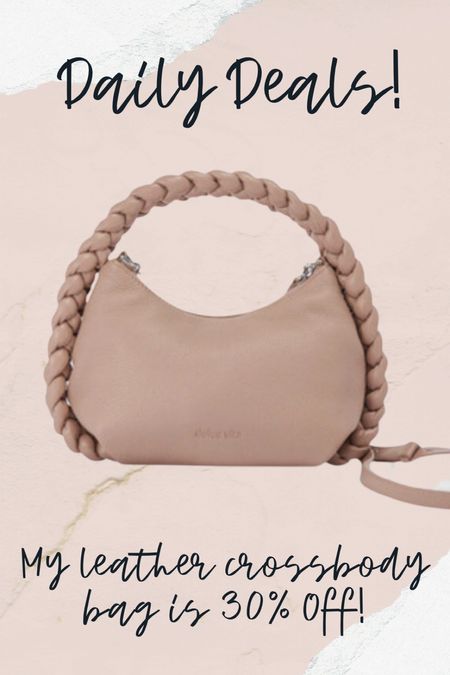Fall bags, fall handbags 

#LTKSeasonal #LTKitbag #LTKsalealert