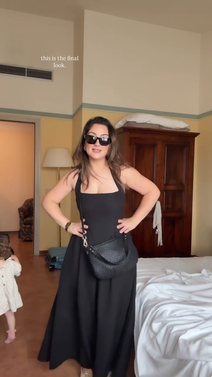 Dress size small 
Sweater size xs 

5'0" 140lbs 

#LTKStyleTip #LTKTravel #LTKPetite