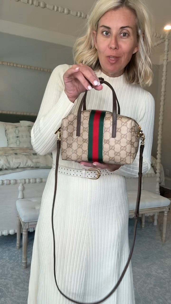 Can we take a moment for the bag?!? Love a sweater dress that we can style so many ways!
Dress - small
Shoes - 8 tts
