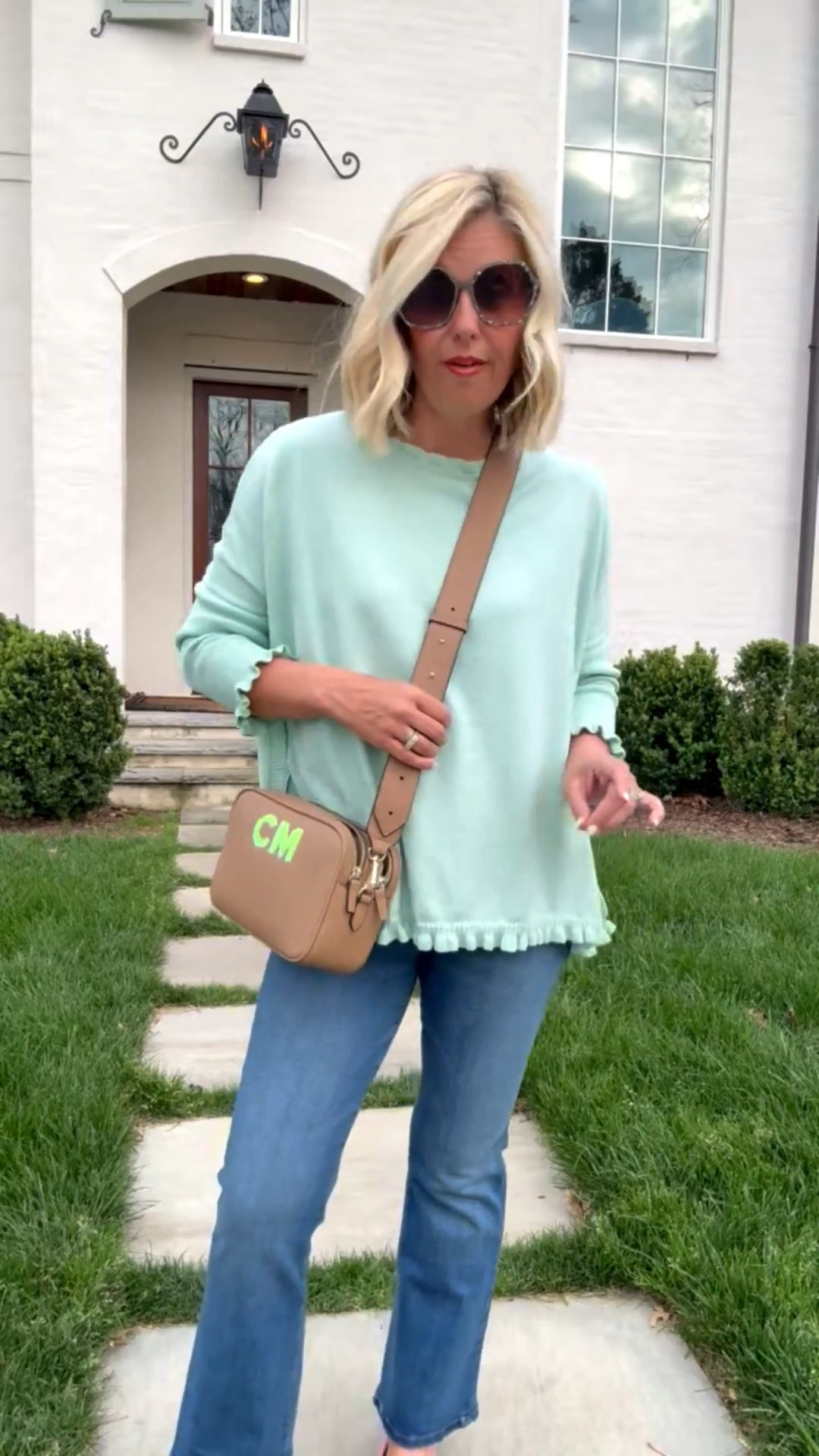 When you love something you buy it in multiple colors right? That’s exactly what I did with the Catalina sweater. I’m wearing the petite one size here & 25 in the Murphy Jean. So good!!
￼