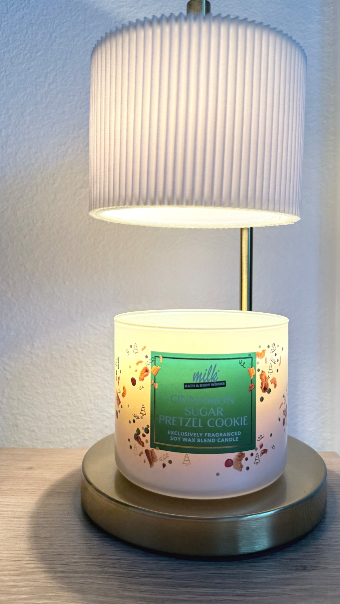 I am OBSESSED. The new Milk collab from Bath & Body Works in Cinnamon Sugar Pretzel Cookie had me in a chokehold, so yes, I had to grab the candle too. 😮‍💨🍪

Tell me why my whole house smells like walking past the cinnamon pretzel stand at the mall. That warm, sweet, buttery goodness that instantly makes you feel happy and hungry at the same time. It’s cozy, nostalgic, and straight-up addictive.

If you love sweet bakery scents that fill your entire space and make your home feel inviting, run, don’t walk. This one is too good to sleep on and you already know these limited collabs don’t stay around long. 🔥🕯️

Go grab it while you can. Trust me.

#LTKHoliday #LTKSeasonal #LTKHome