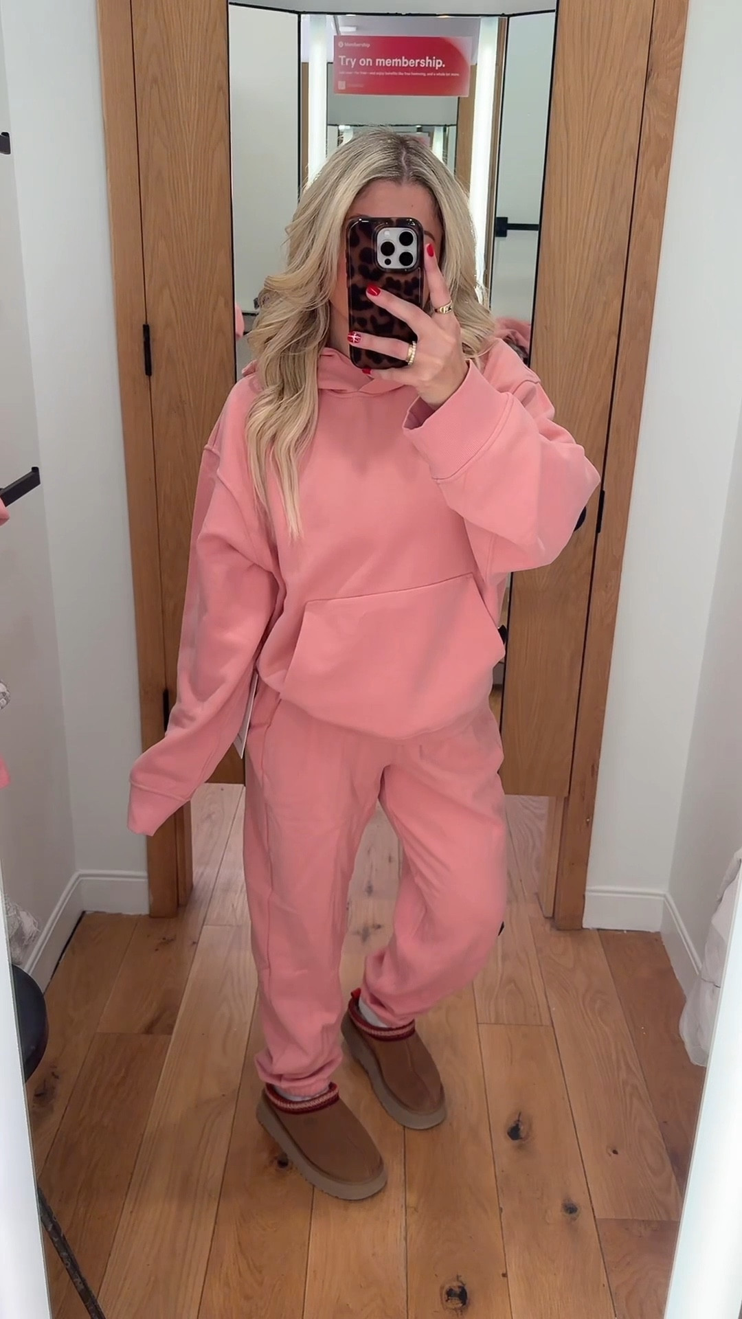 New lululemon rose matching set 
Size small
Uggs tts
Gift idea 

#LTKGiftGuide #LTKootd #LTKFindsUnder100