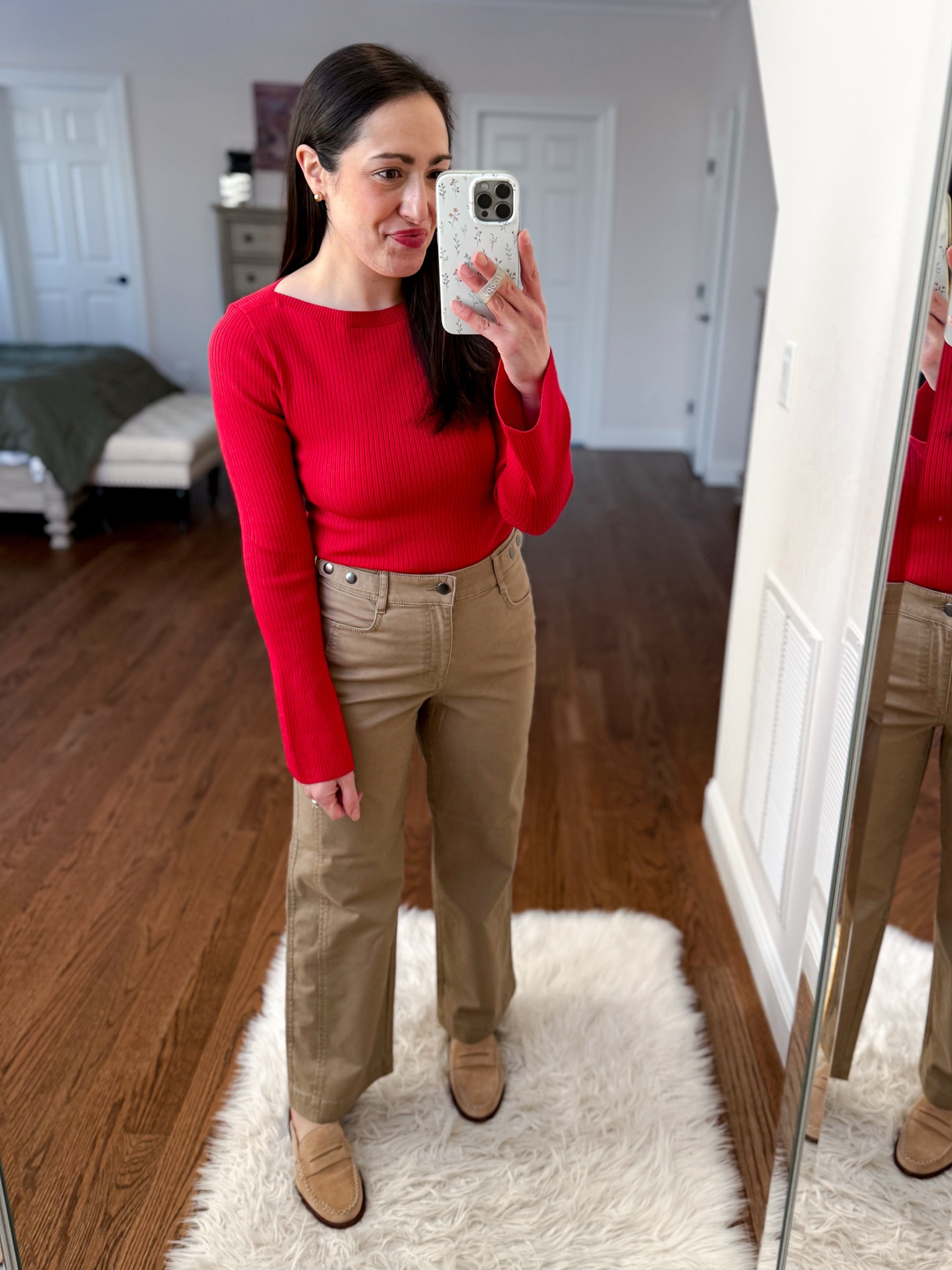 Loft workwear outfit 
Sweater: small
Pants: 26 petite 

#LTKFindsUnder50 #LTKWorkwear #LTKSaleAlert