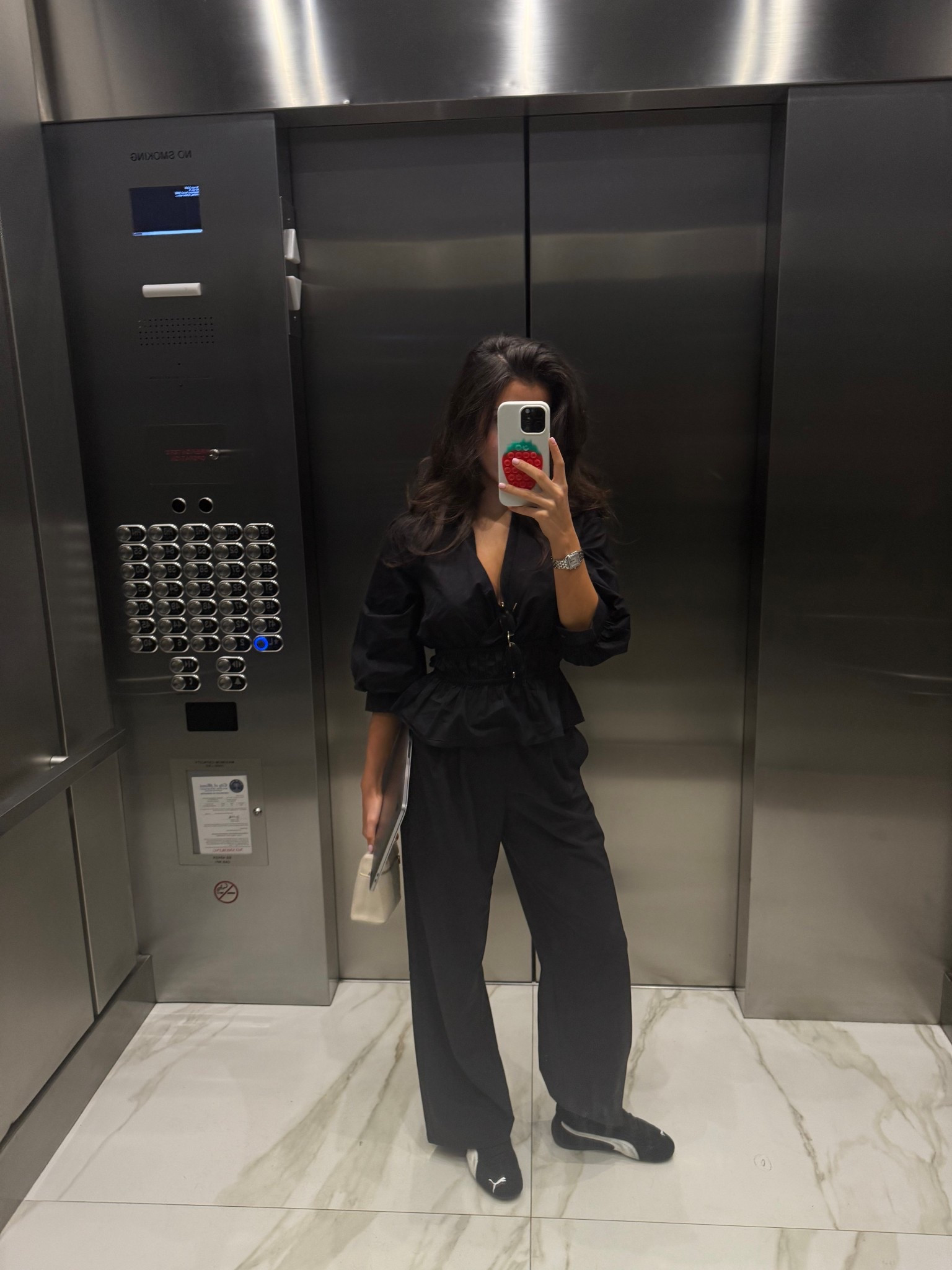 monday look styling my favorite Alo trousers 

#LTKStyleTip #LTKActive #LTKWorkwear